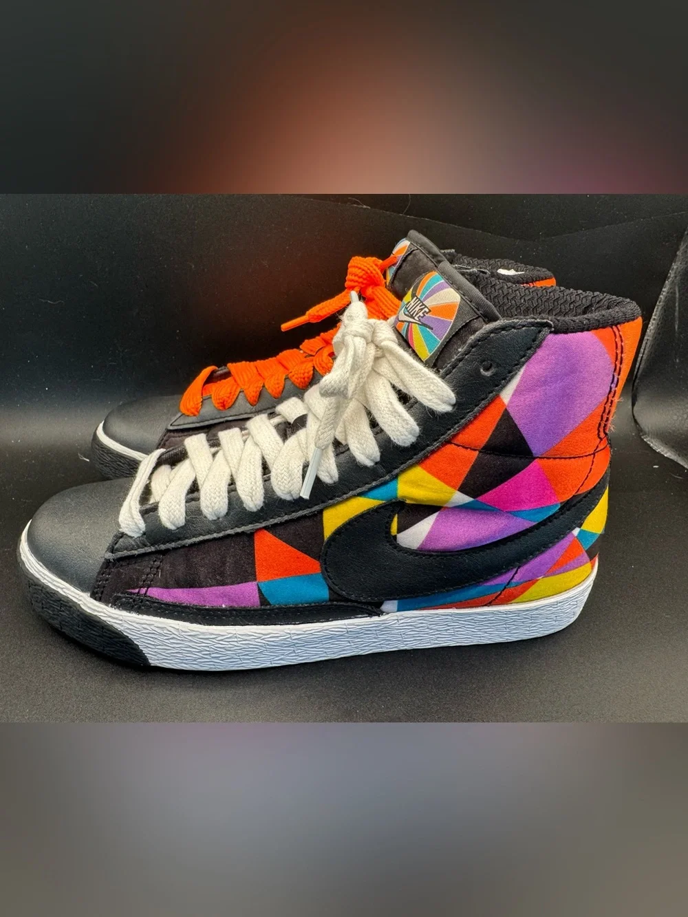 Nike Blazer Mid ‘77 Geometric Multi-Color High Top Sneakers Men’s 7.5 Women’s 9